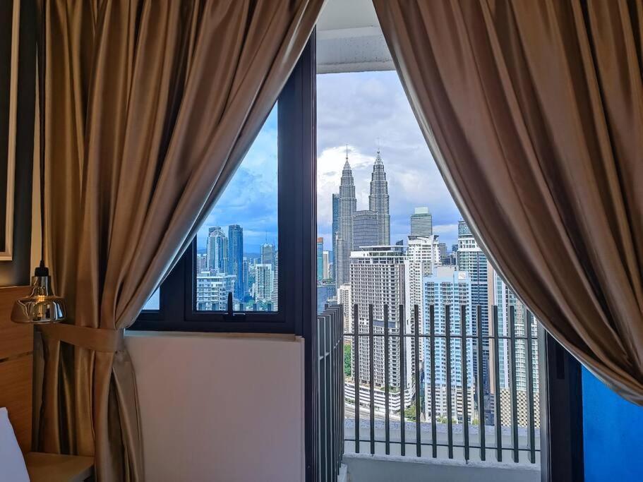 Pangsapuri Col 29b Cozy With Klcc Balcony View Kuala Lumpur