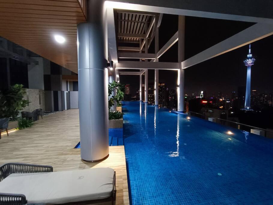 Col 29b Cozy With Klcc Balcony View *