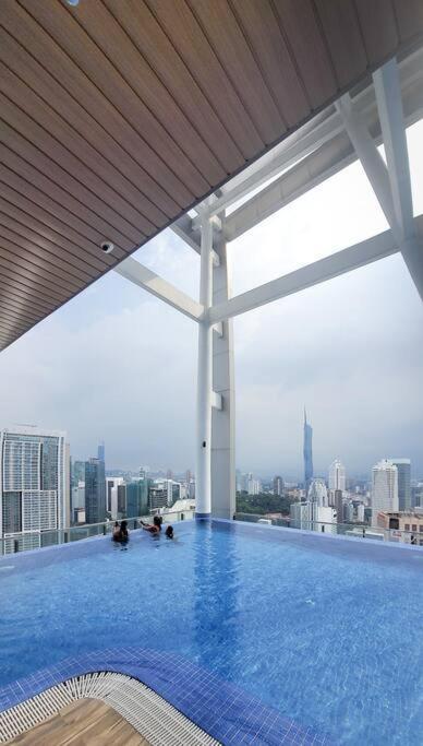 Pangsapuri Col 29b Cozy With Klcc Balcony View