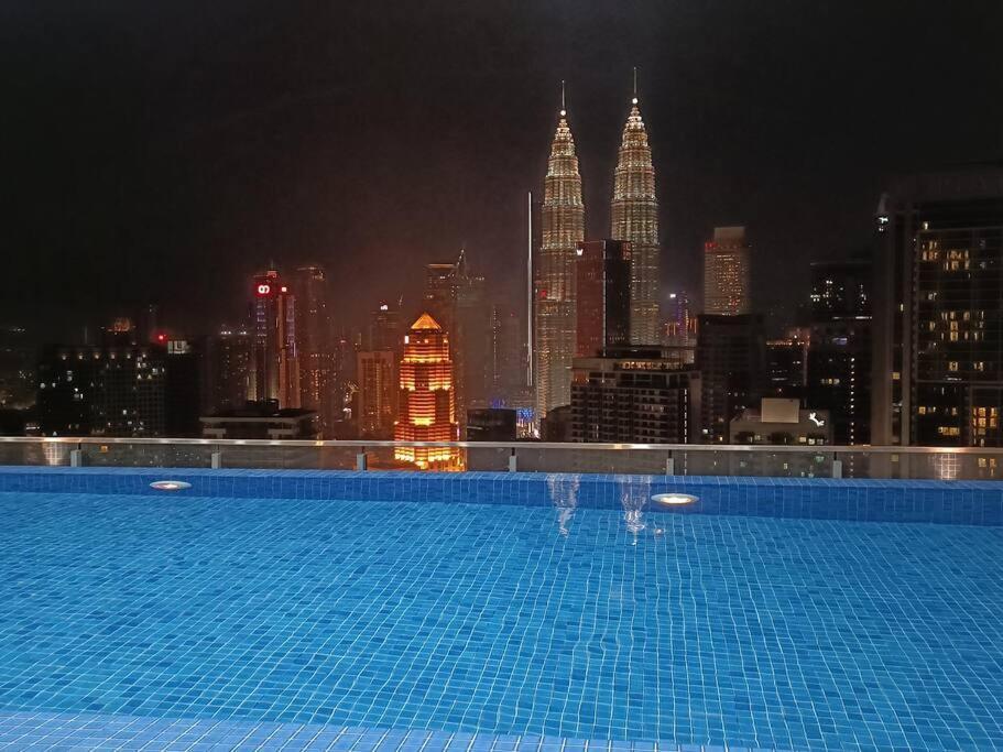 Pangsapuri Col 29b Cozy With Klcc Balcony View Kuala Lumpur