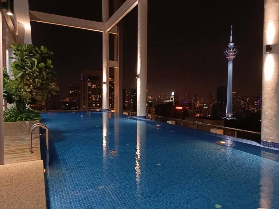 Col 29b Cozy With Klcc Balcony View Kuala Lumpur