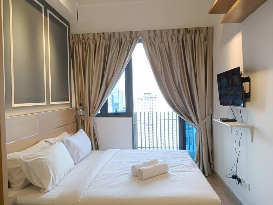 Col 29b Cozy With Klcc Balcony View